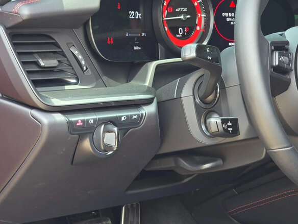 2025 Porsche 911 Carrera GTS VIII (992) Рестайлинг, красный, 19450018 рублей - вид 14