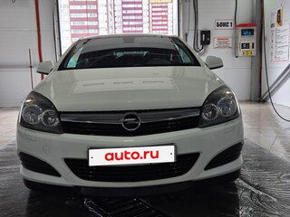 2010 Opel Astra GTC H Рестайлинг, белый, 700000 рублей, вид 3