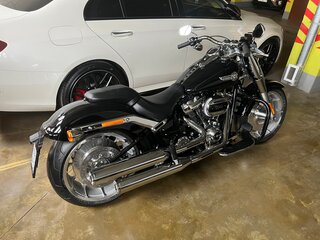 2022 Harley-Davidson Fat Boy, чёрный, 3100000 рублей, вид 4