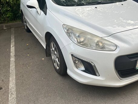 2012 Peugeot 308 I Рестайлинг, белый, 399000 рублей, вид 2