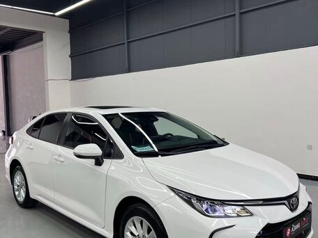 2022 Toyota Corolla XII (E210), белый, 1649000 рублей, вид 4