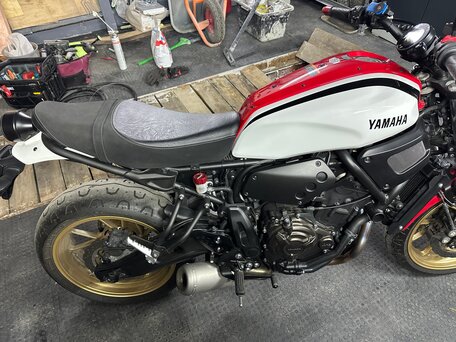 2020 Yamaha XSR700, красный, 835000 рублей, вид 2