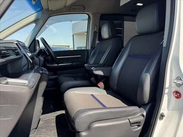 2022 Honda Stepwgn Spada V Рестайлинг, белый, 1610888 рублей - вид 9