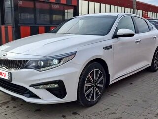 2019 Kia Optima IV Рестайлинг, белый, 1850000 рублей, вид 1