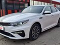 2019 Kia Optima IV Рестайлинг, белый, 1850000 рублей