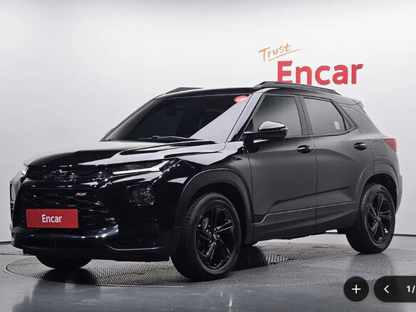 2022 Chevrolet TrailBlazer III, чёрный, 1898520 рублей - вид 1