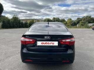 2013 Kia Rio 4-speed III, чёрный, 715000 рублей, вид 4