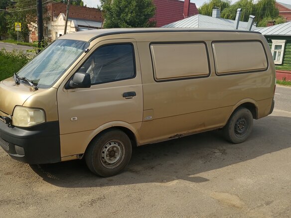 2004 Kia Pregio, золотистый, 355000 рублей - вид 3