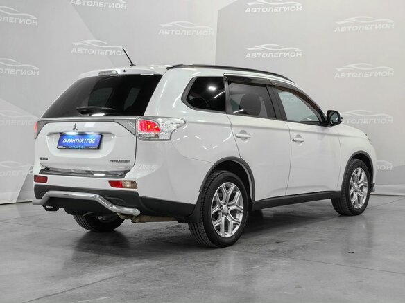 2012 Mitsubishi Outlander III, белый, 1249000 рублей - вид 4
