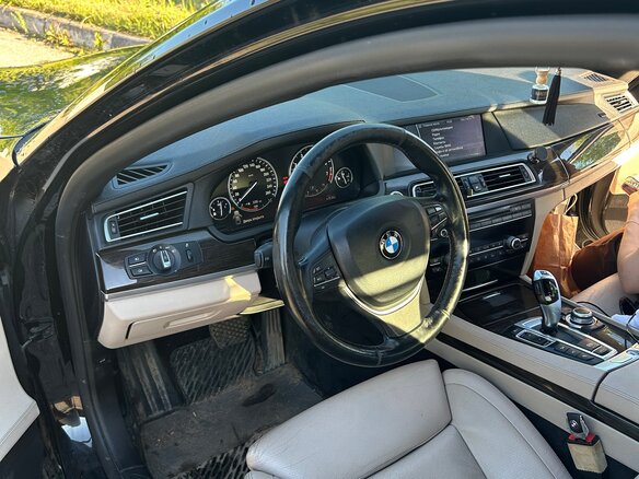 2009 BMW 7 серии Long 750Li xDrive V (F01/F02/F04), чёрный, 1180000 рублей - вид 3