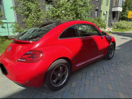 2014 Volkswagen Beetle II (A5), красный, 900000 рублей, вид 2