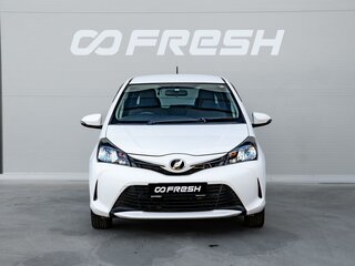 2016 Toyota Vitz III (XP130) Рестайлинг, белый, 950000 рублей, вид 3