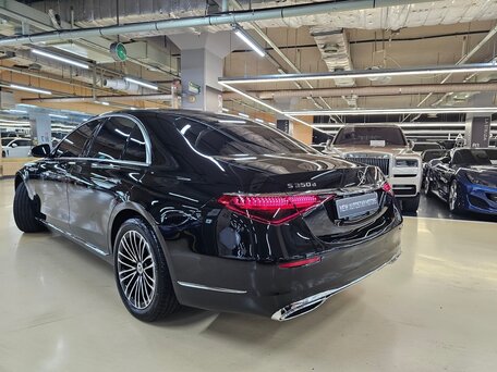 2025 Mercedes-Benz S-Класс 350 d 4MATIC VII (W223), чёрный, 12670000 рублей, вид 3