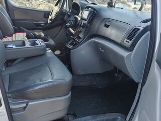 2009 Hyundai Grand Starex I, серый, 650000 рублей, вид 4