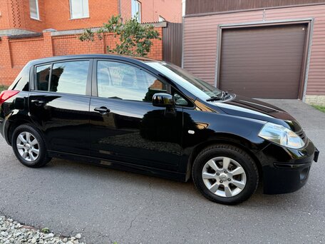 2011 Nissan Tiida I Рестайлинг, чёрный, 700000 рублей, вид 5