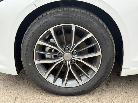 2026 Geely Preface I, белый, 3329990 рублей - вид 5