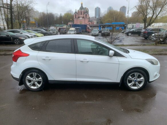 2012 Ford Focus III, белый - вид 2