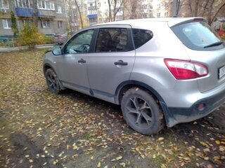 2012 Nissan Qashqai I Рестайлинг, серебристый, 830000 рублей, вид 2
