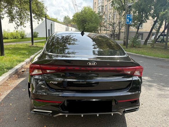 2021 Kia K5 III, чёрный, 2200000 рублей - вид 4
