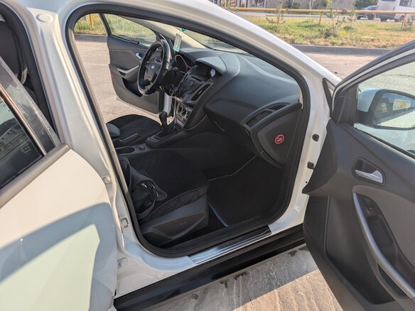 2011 Ford Focus III, белый, 550000 рублей - вид 6