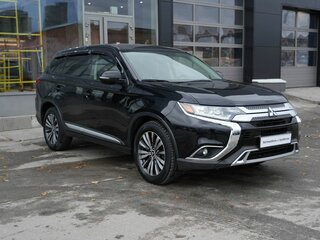 2018 Mitsubishi Outlander III Рестайлинг 3, чёрный, 2070000 рублей, вид 3
