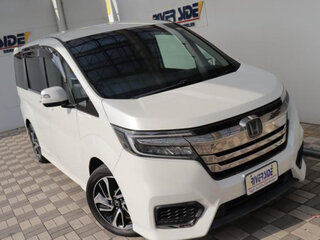 2022 Honda Stepwgn Spada V Рестайлинг, белый, 1700000 рублей, вид 3