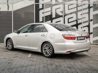 2016 Toyota Camry VII (XV50) Рестайлинг, серебристый, 1798000 рублей, вид 2
