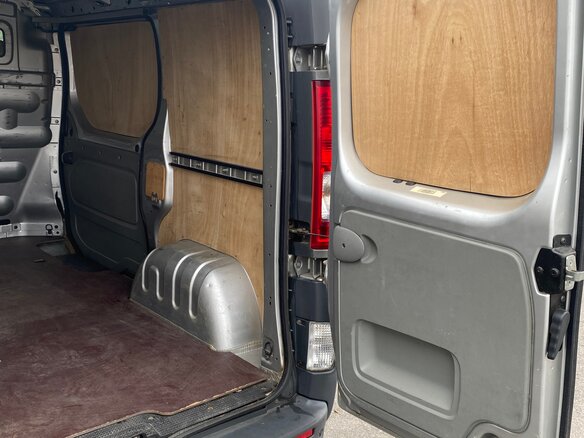2006 Opel Vivaro, серебристый, 880000 рублей - вид 10