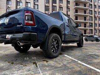 2023 Ram 1500 Crew Cab eTorque V, синий, 4900000 рублей, вид 3