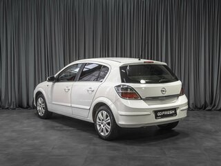 2010 Opel Astra H Рестайлинг, белый, 539000 рублей, вид 2