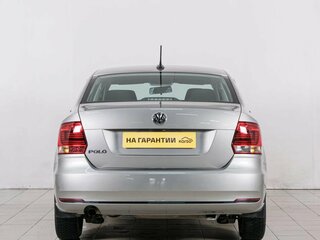 2018 Volkswagen Polo V Рестайлинг, серебристый, 1229000 рублей, вид 5