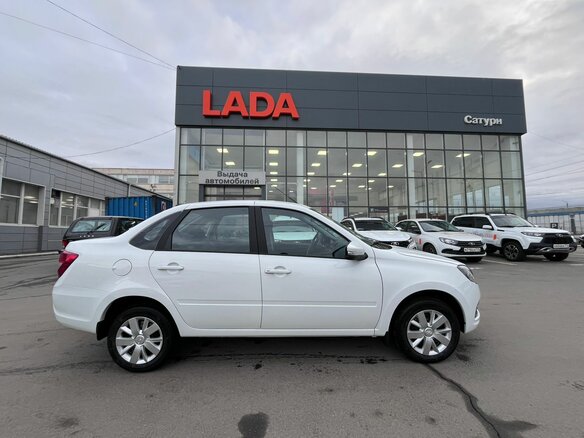 2026 Lada (ВАЗ) Granta I Рестайлинг, белый, 1101000 рублей - вид 13