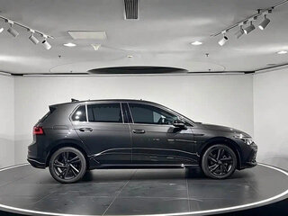 2022 Volkswagen Golf VIII, белый, 1890000 рублей, вид 5