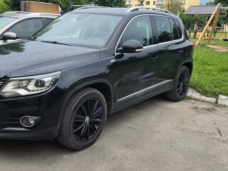 2013 Volkswagen Tiguan I Рестайлинг, чёрный, 1100000 рублей, вид 1