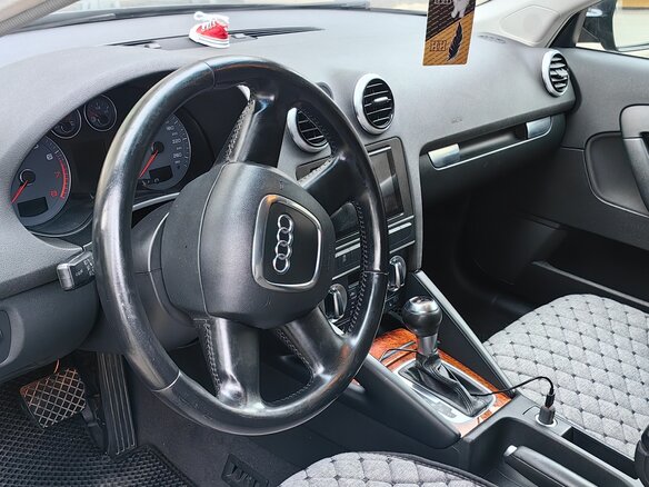 2012 Audi A3 II (8P) Рестайлинг 2, чёрный, 800000 рублей - вид 2