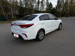 2018 Kia Rio IV, белый, 1245000 рублей, вид 4