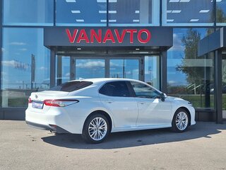 2019 Toyota Camry VIII (XV70), белый, 2590000 рублей, вид 3
