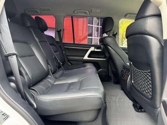 2015 Toyota Land Cruiser 200 Series Рестайлинг 2, белый, 5750000 рублей - вид 13