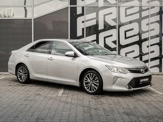 2016 Toyota Camry VII (XV50) Рестайлинг, серебристый, 1798000 рублей, вид 1