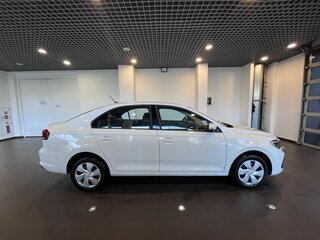 2021 Volkswagen Polo VI, белый, 1450000 рублей, вид 2