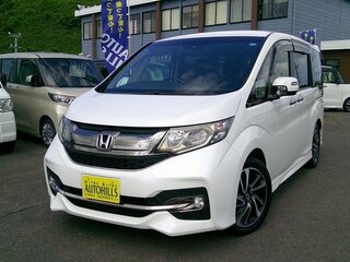 2017 Honda Stepwgn Spada V, белый, 1470000 рублей, вид 1