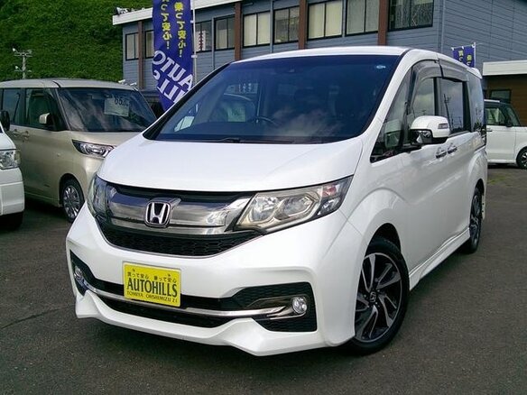 2017 Honda Stepwgn Spada V, белый, 1470000 рублей
