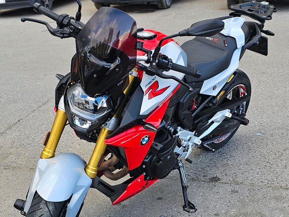2021 BMW F 900 R, чёрный, 1080000 рублей - вид 1