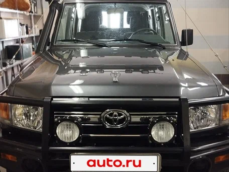 2009 Toyota Land Cruiser 76 70 Series Рестайлинг 1, чёрный, 7500000 рублей, вид 1