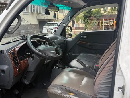 2008 Kia Bongo, белый, 800000 рублей, вид 3