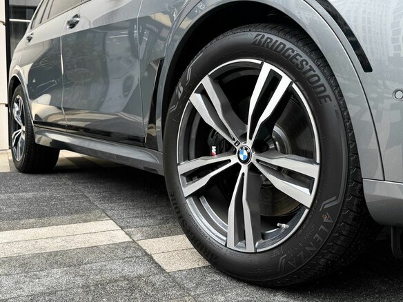 2025 BMW X7 40i I (G07) Рестайлинг, серый, 13999000 рублей - вид 7