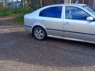 2001 Skoda Octavia I (A4) Рестайлинг, серебристый, 240000 рублей, вид 4
