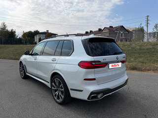 2021 BMW X7 M50d I (G07), белый, 8200000 рублей, вид 4