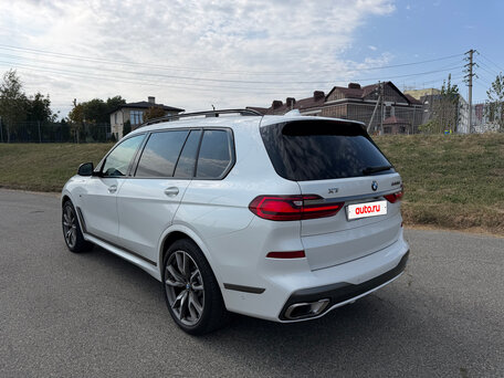 2021 BMW X7 M50d I (G07), белый, 8150000 рублей, вид 4