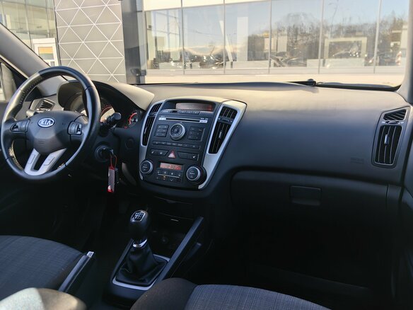 2010 Kia Ceed I Рестайлинг, серебристый, 620000 рублей - вид 12